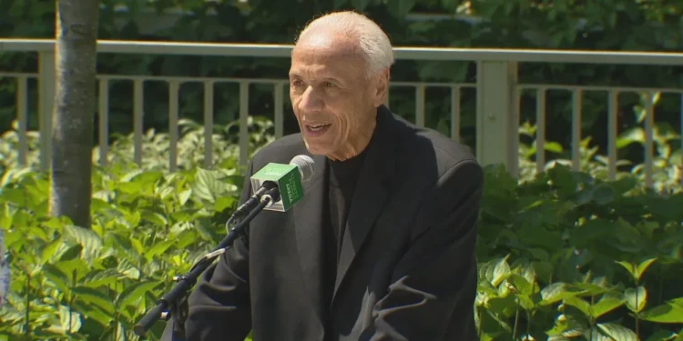 Seattle Basketball Legend Lenny Wilkens, Hall of Fame Player and Coach, Dies at 88