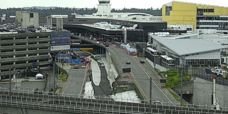 Olympic Pipeline Crack Near Everett Temporarily Threatens Seattle-Tacoma Airport Fuel Supply