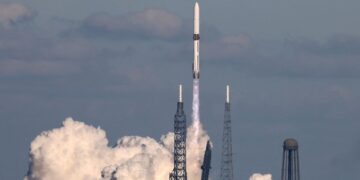 Blue Origin Achieves Dual Milestones with Mars Mission Launch and Historic Booster Recovery