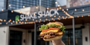 Shake Shack Brings Premium Burger Concept to Tacoma as Part of Washington Expansion Strategy