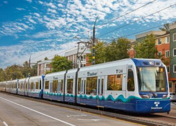 Link Light Rail Service Begins in Kent, Des Moines, and Federal Way