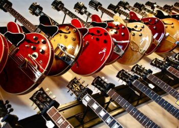 Redmond Man Arrested After Detectives Link Him to String of High-Value Guitar Thefts at Guitar Center Locations Across West Coast