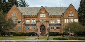 Seattle Public Schools Bans Student Phones District-Wide Starting 4 May
