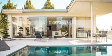Luxury Home Prices Rise Nationally But Seattle Sees Sharp Drop in Sales and Pending Contracts