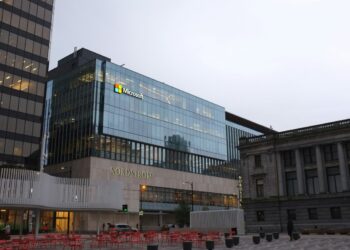 Microsoft to Take $900 Million Charge for Voluntary Retirement Programme as Headcount Set to Decline