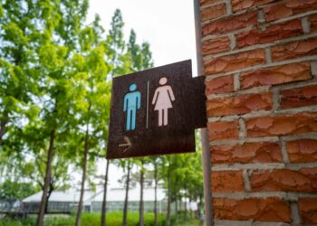 Seattle Installs Four Solar-Powered Self-Cleaning Bathrooms in Pioneer Square Ahead of FIFA World Cup
