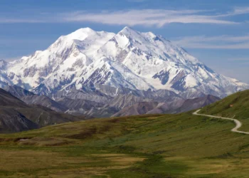 Enumclaw Native and Seattle Nurse Robin Pendery Dies in Crevasse Fall on Denali While Serving as NPS Ranger