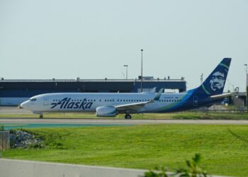 Alaska Airlines Faces $165,000 Federal Fine After Repeatedly Allowing Drunk Passengers to Board, FAA Says