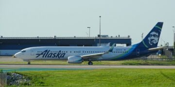 Alaska Airlines Faces $165,000 Federal Fine After Repeatedly Allowing Drunk Passengers to Board, FAA Says